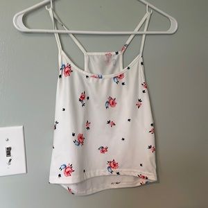 Crop floral top, perfect for summer, casual event. Silky material.